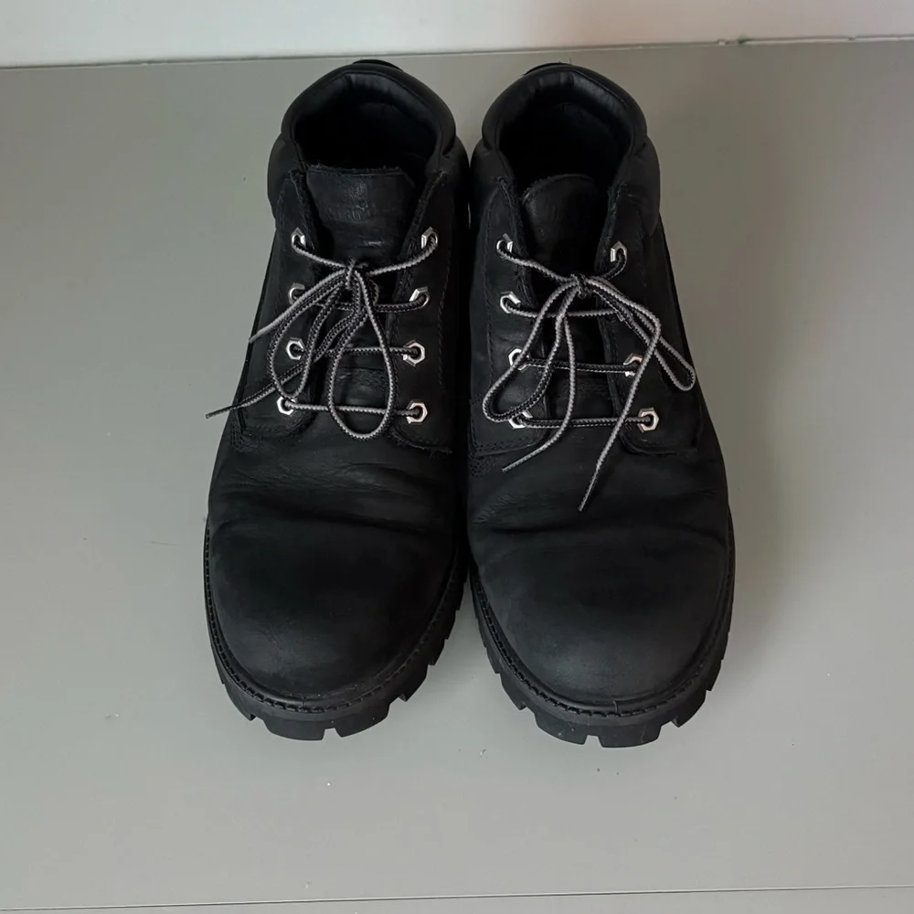 Timberland Men’s Black Leather Chukka Work Boots – Size 11